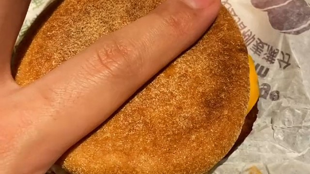 麦当劳你嘛呢给我解释解释