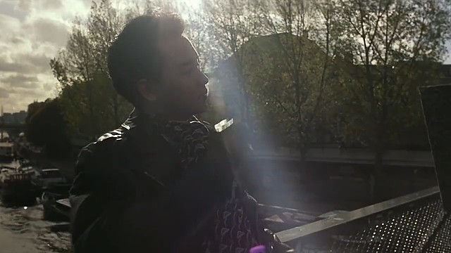 “很久不见面的话，会忘记吗？”。#张