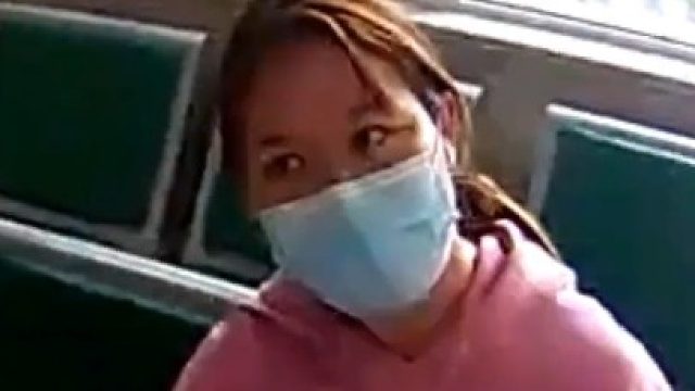 我虽然闯红灯了，但她为什么不让我