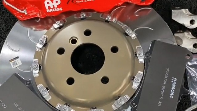 宝马425改装刹车前六活塞，AP9561