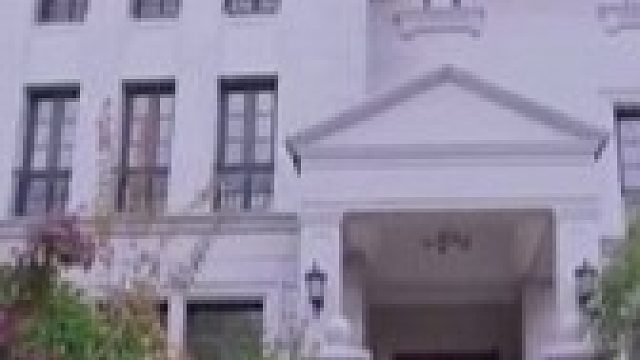 女子看剧才发现，自家多年未住的别墅在毫不知情情况下成剧组拍摄地，你怎么看？