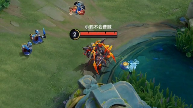 一个玩双马尾的路人