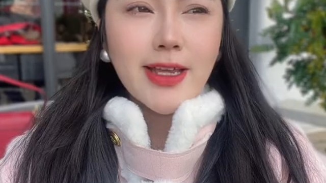 什么是现实？有人花几十万娶到了自己毕生所爱，有人花几百块甚至一张嘴就体验了别人的毕生所爱，你告诉我什