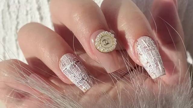 穿戴甲实物拍摄，上手yyds很显白也不挑衣服，想要了解穿戴甲找我哦