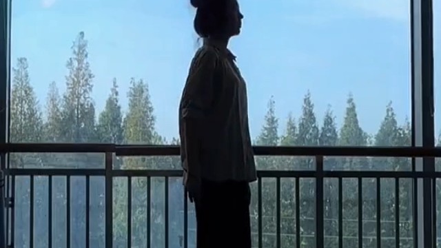 『小白兔』只若初见