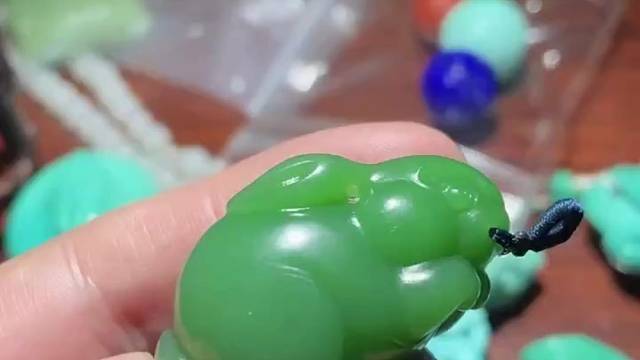 碧玉无结构苹果绿兔子