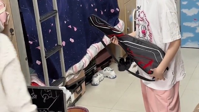 大学生女生宿舍原来玩的这么刺激！