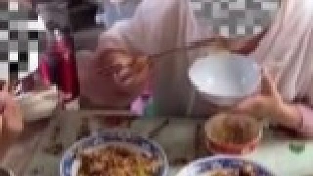 饭桌最讨厌的事情终于有人阻止了！