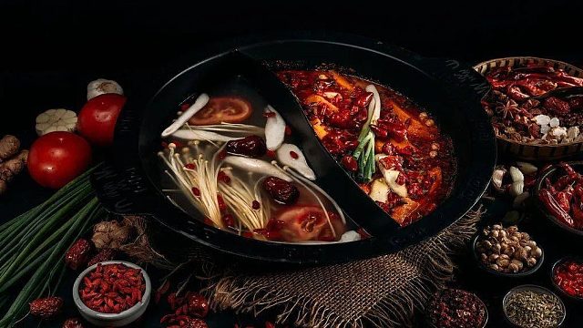 感谢 鹅不数老板的大火锅哈 哦吼 开饭了 仔仔早就准备好了