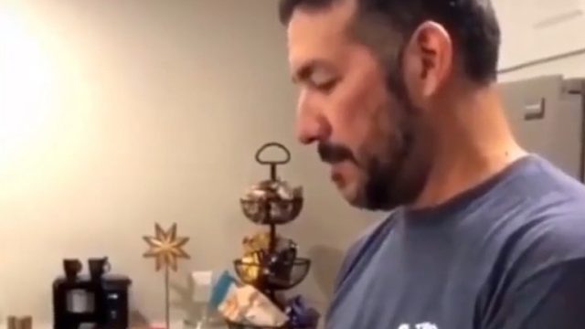 爸爸得知自己女儿怀孕时的温馨反应