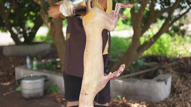 玉林脆皮香肉制作