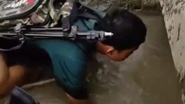 兄弟，头盔流走了