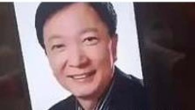 学生半夜跑出学校竟然用他的照片刷脸通过门禁，网友：这也太损了吧