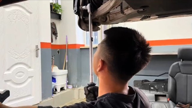 奥迪A6升级刹车卡钳BM6,布雷博六活塞