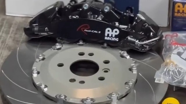 BJ90改装刹车前六活塞卡钳AP9560