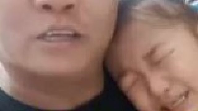 小仓鼠被偷女儿伤心哭泣，爸爸前一秒怒斥小偷后一秒心花怒放，演技超神！