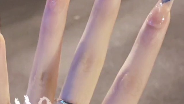 就是用这只手跟你玩的，玩的不那么厉害应该也能被原谅叭～