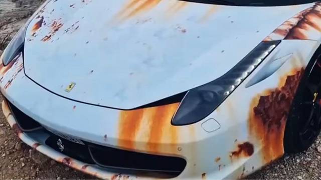 这上面是坐过多少车模啊？