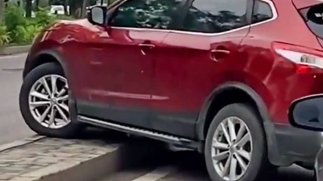 往后到，然后一脚大油门就上去了