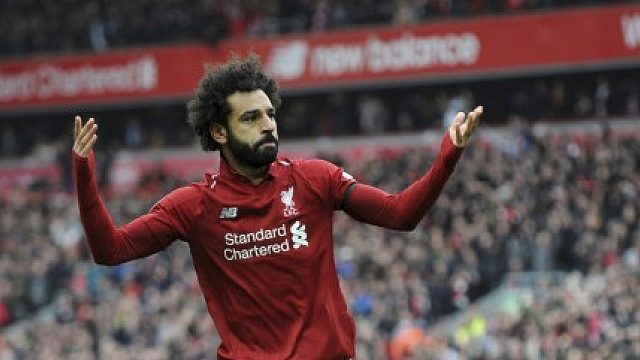 经典三人快速反击，从后场直接推进。