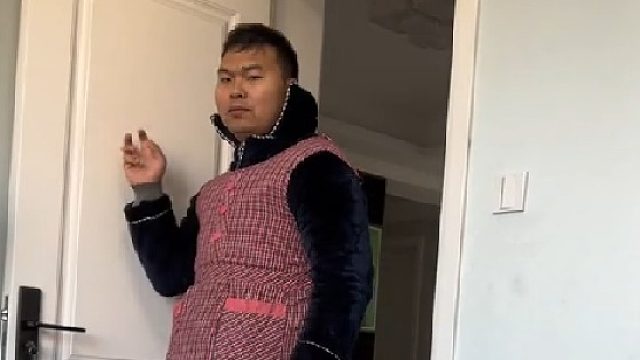 在伦敦种地的时候，听的就是这个口音