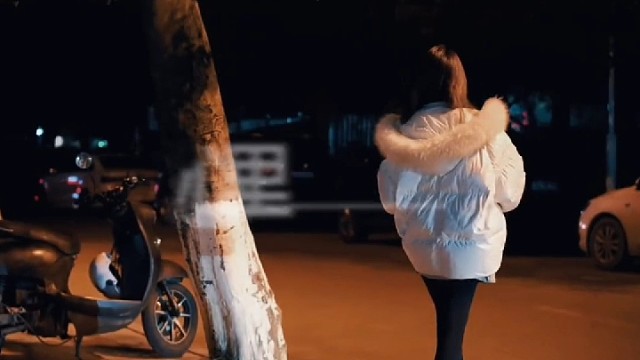 突然明白一个道理，别掏心掏肺对一个人好，总有一些态度让你伤了心，总有一些行为让你突然寒了心