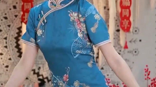 旗袍秀一秀女子好温柔，祝朋友们在新的一年里幸福美满万事如意