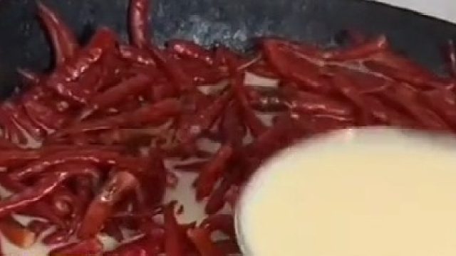 网友自制贵州奶茶给朋友喝，请问喝了之后还能做朋友吗？