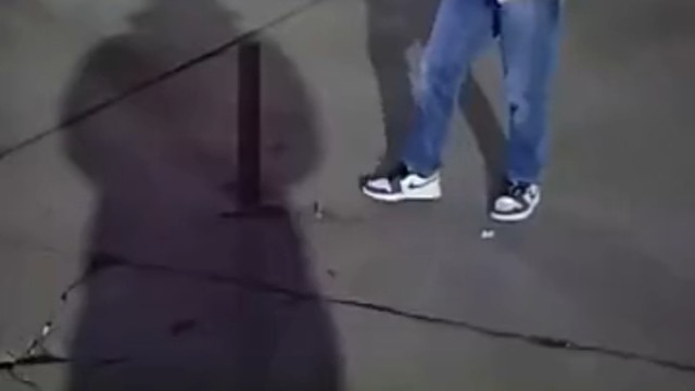 警察:哟，好巧啊