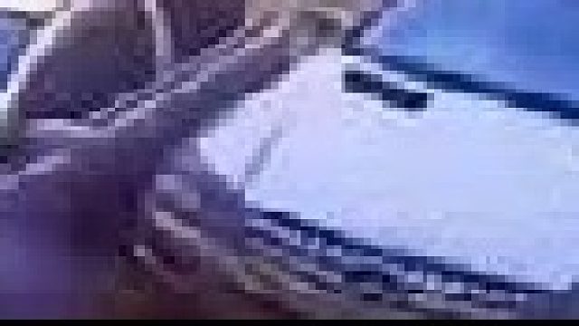 有多少司机这样做过？绕个圈避开红绿灯，还压双实线