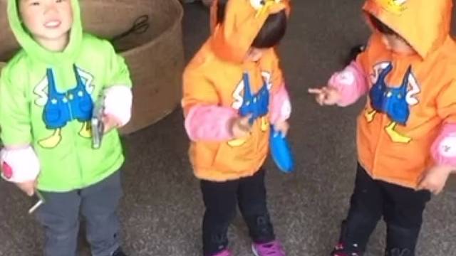 我家可爱的三胞胎！