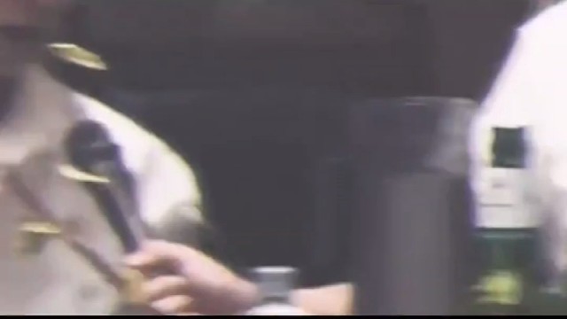 我记得这首歌没这么骚啊，他是怎么唱的又骚又上头。