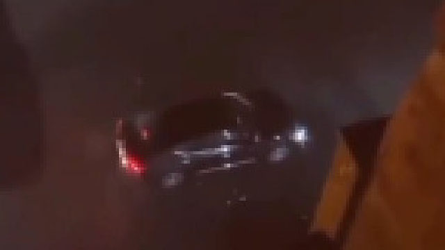 小区半夜三更按喇叭，最后结果很安逸