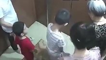 这素质不能让他奶奶带孙子