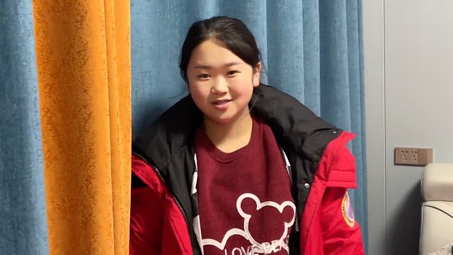 老妈把新电动车骑丢，委屈的在屋里默默流泪，儿媳心疼的各种安慰