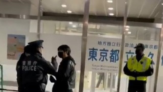 男子∶你是在跟我玩欲擒故纵吗