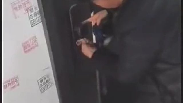 小区试暖气家中无人 房主回家一开门结果