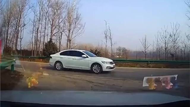 卧龙遇上凤雏，同样的慢