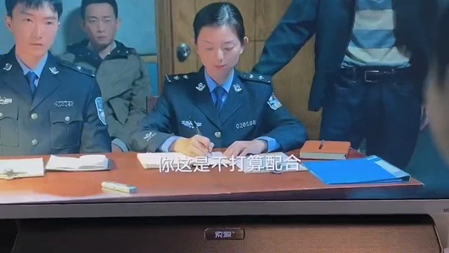 这么一看他俩有猫腻啊