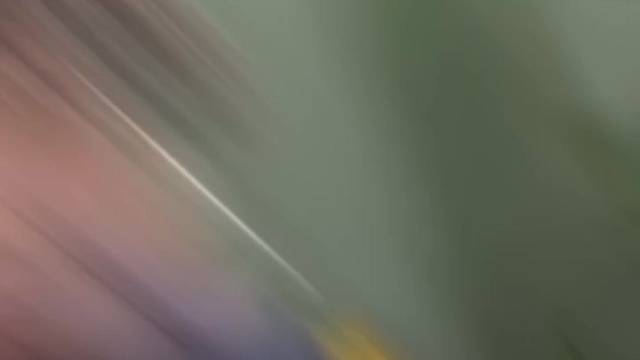 男孩子一定要出去闯闯！不能局限于自己的那个小城市，因为我们还年轻，闯赢了有车有房，闯输了大不了从头再