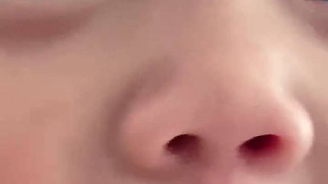 新人游戏主播开播只为买奶粉