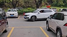 23秒学会车头入库停车，适合新手的技巧，一学就懂！