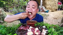 大叔吃肉
