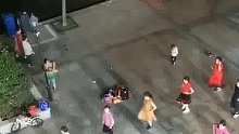 甚至有点解恨