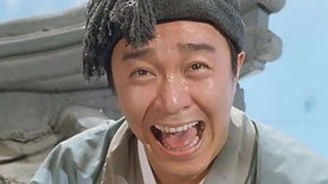 司机午夜高速慌张报警：我不知道我撞了什么，我车头上全是血