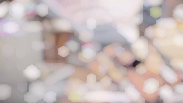 看透了许多也看淡了很多想说的话越来越少心里的事也越来越多