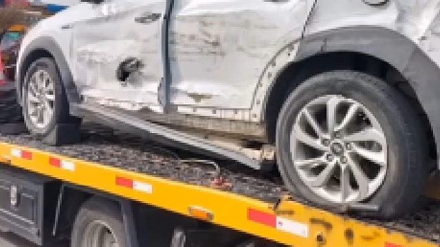 安全行车，让速不让道很重要！