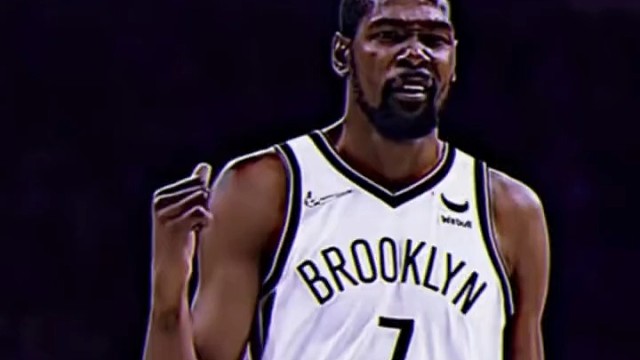 火把就在他的手中