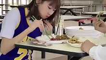 室友约了个体育系女生吃饭