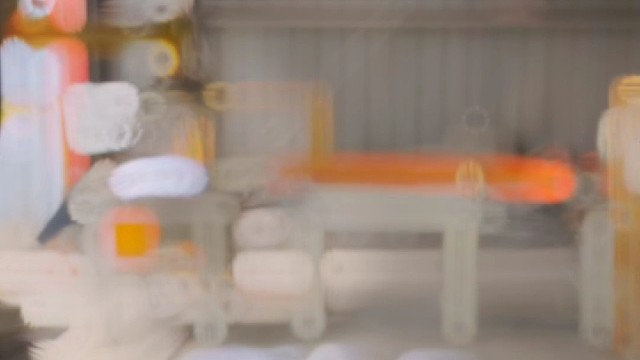 立柱机器人码垛机占地小省空间，重复的工作交给机器人省时省力省人工。#立柱机器人